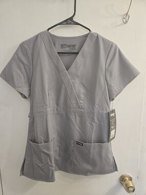 NWT Grey's Anatomy Women's Grey V-Neck Scrub Top and Bottom